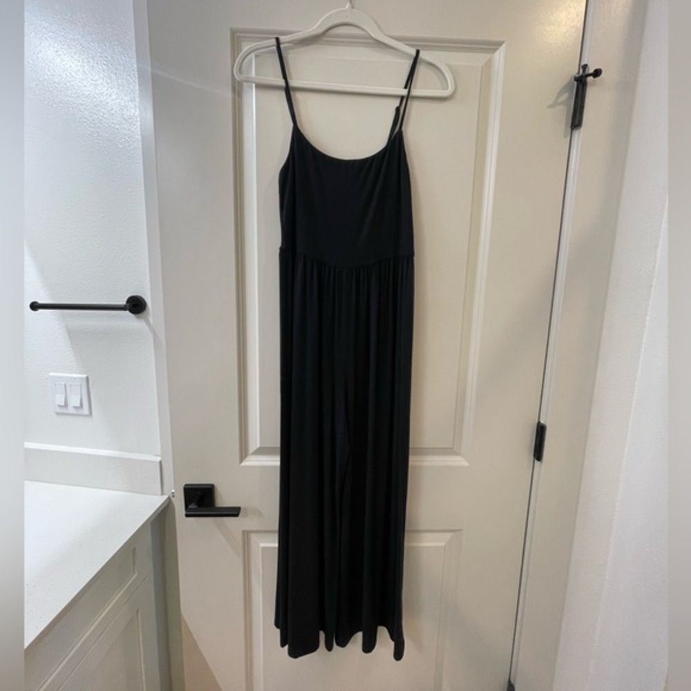 Wilfred Aritzia Black Cropped Jumpsuit Size Medium